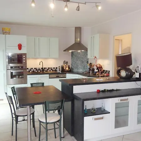 Awesome In W/ 2 Bedrooms *